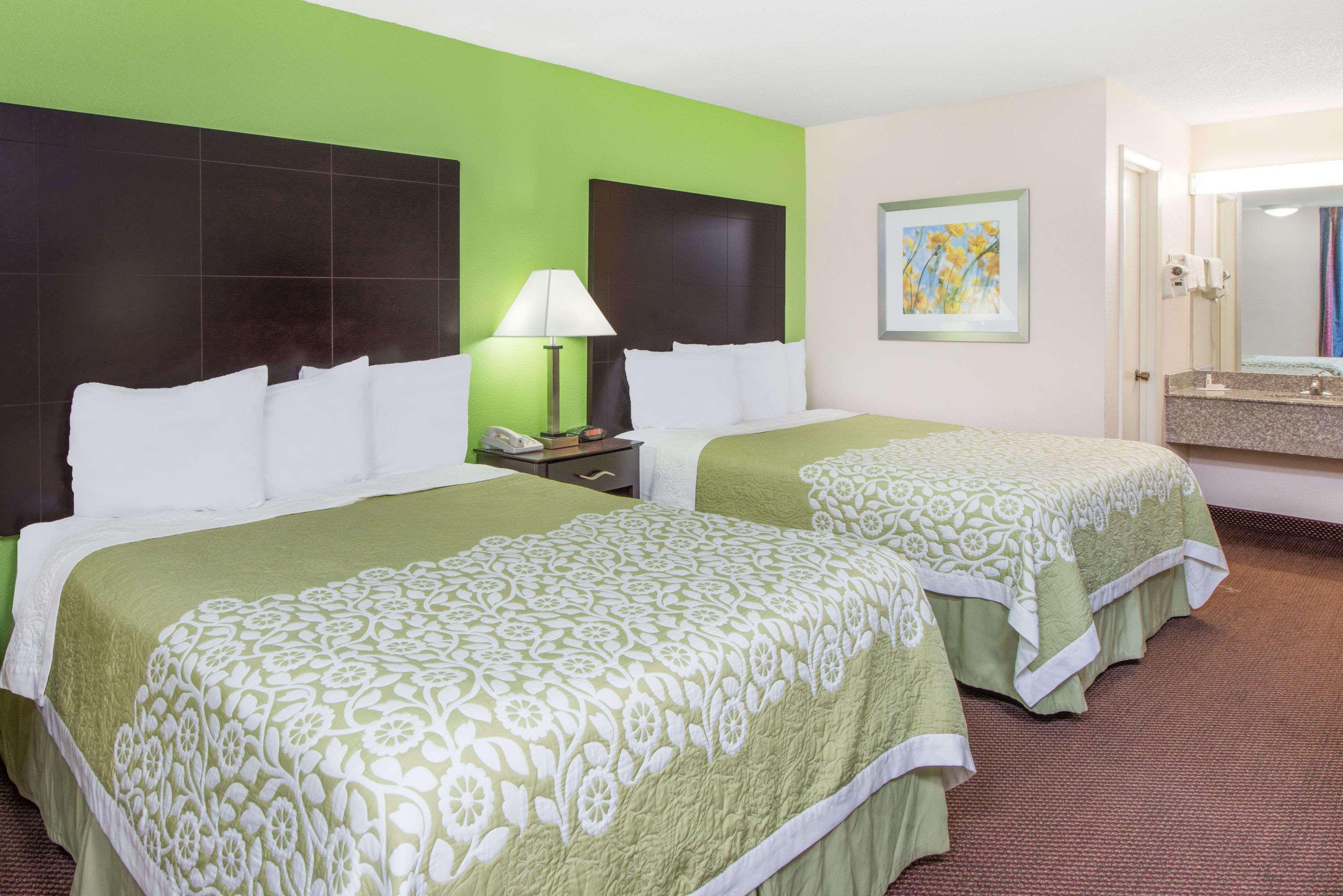Days Inn By Wyndham Calvert City - Paducah East Bagian luar foto