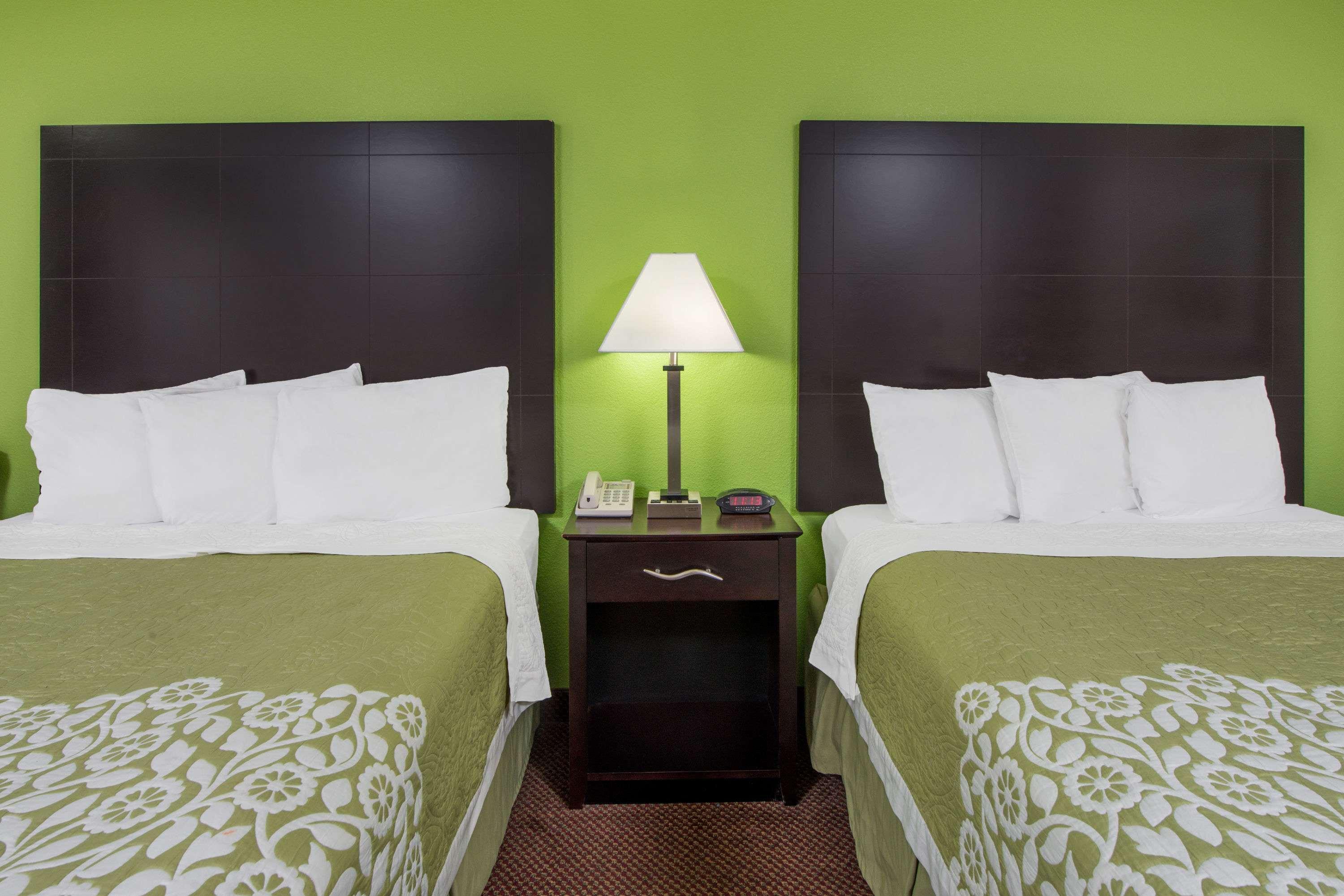 Days Inn By Wyndham Calvert City - Paducah East Bagian luar foto
