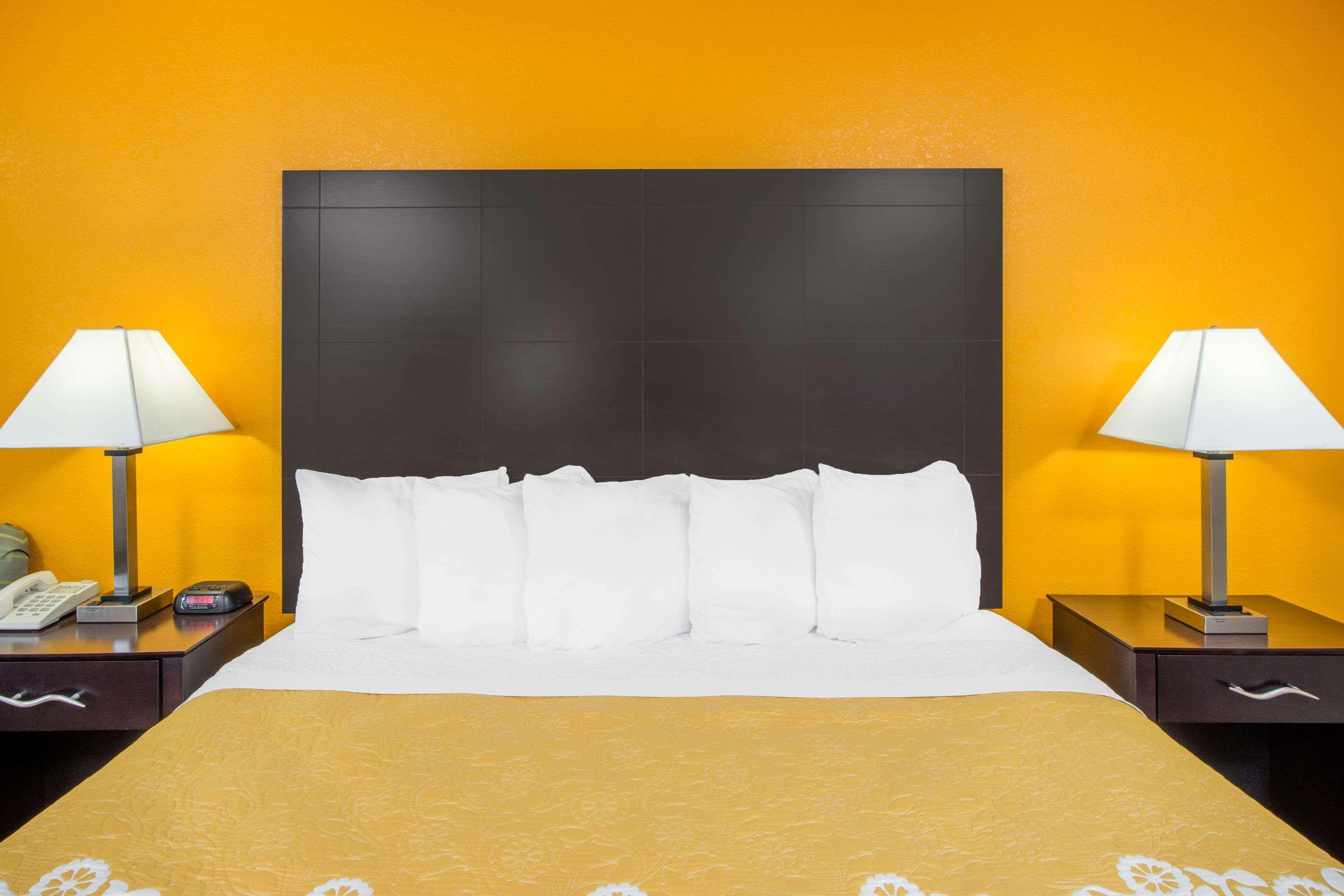 Days Inn By Wyndham Calvert City - Paducah East Bagian luar foto